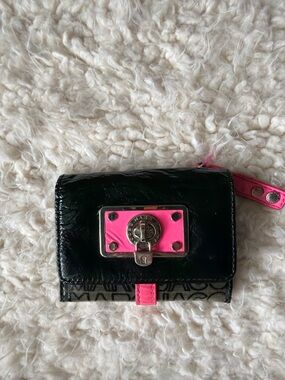 Y2K Marc by Marc Jacobs Jumbled Logo Wallet - Black Patent & Pink